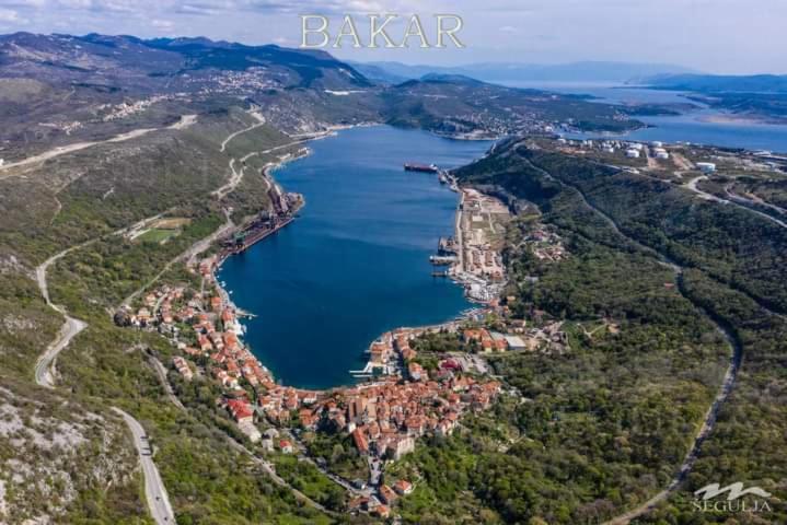 Apartmani Petar I Luka Бакар Екстер'єр фото