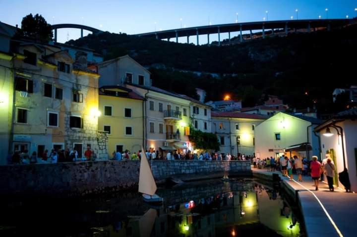 Apartmani Petar I Luka Бакар Екстер'єр фото